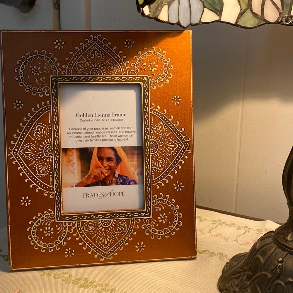 Golden Henna Frame - made by ToH artisans from India 🇮🇳